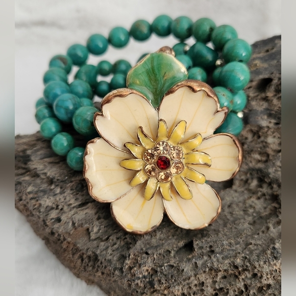 Vintage Flower Stretchy Beaded bracelet - Picture 3 of 9